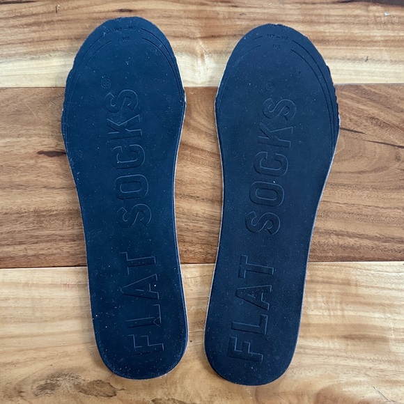 Flat Socks - Picture 2 of 2